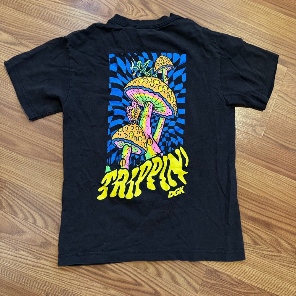 Trippin Mushroom DGK Graphic Brown Short Sleeve‎ Size S Trippy Acid Retro Y2k